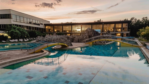 Johannesbad-Therme Bad Fässing Außenpool