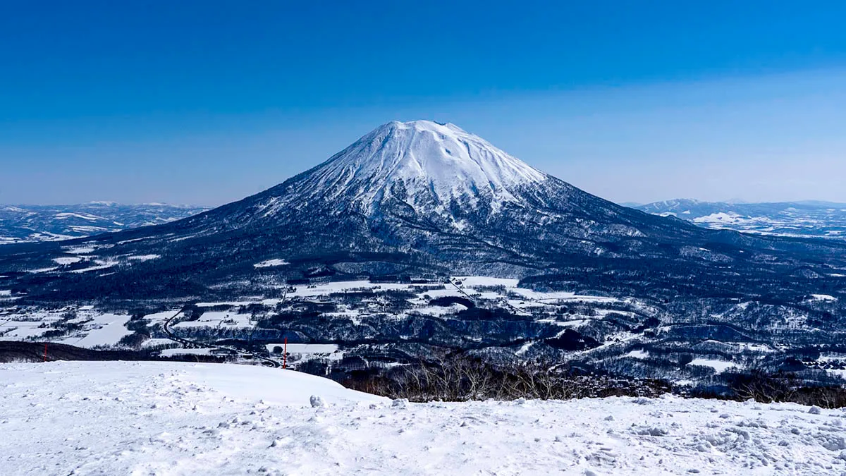 Japan Niseko Mount Yotei iStock Keattisak A-1169601269 Japan Niseko