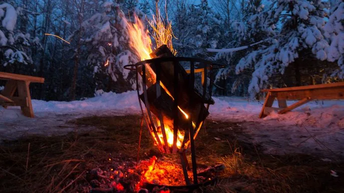 Lagerfeuer Winter Foto iStock Jan Aidel Lagerfeuer Winter Foto iStock Jan Aidel