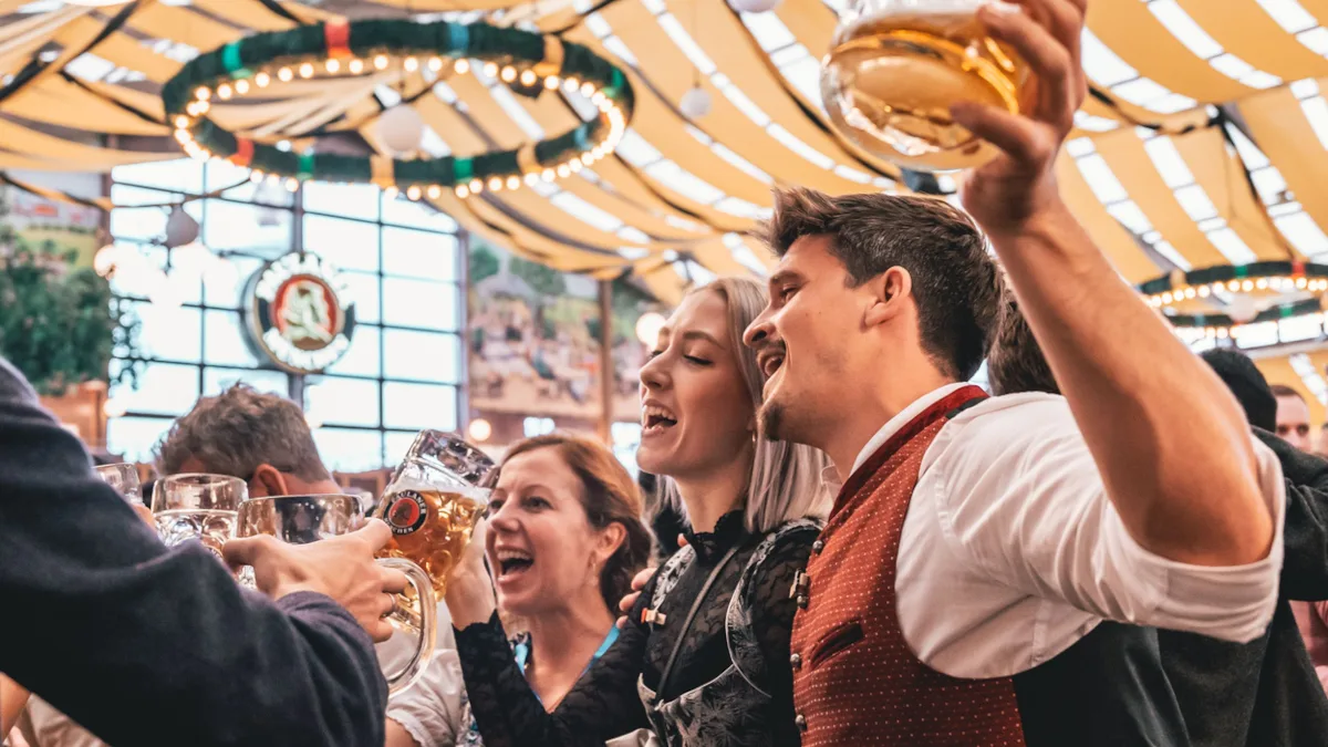 94266e51acef-Deutschland-Muenchen-Oktoberfest-Bier-iStock-Wirestock Deutschland München Oktoberfest Bier iStock Wirestock.jpg