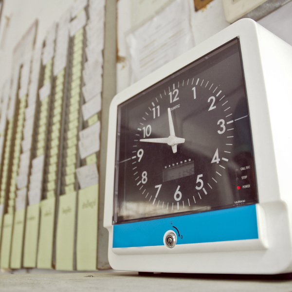 Stechuhr Arbeitszeit iStock EyeOfPaul.jpg