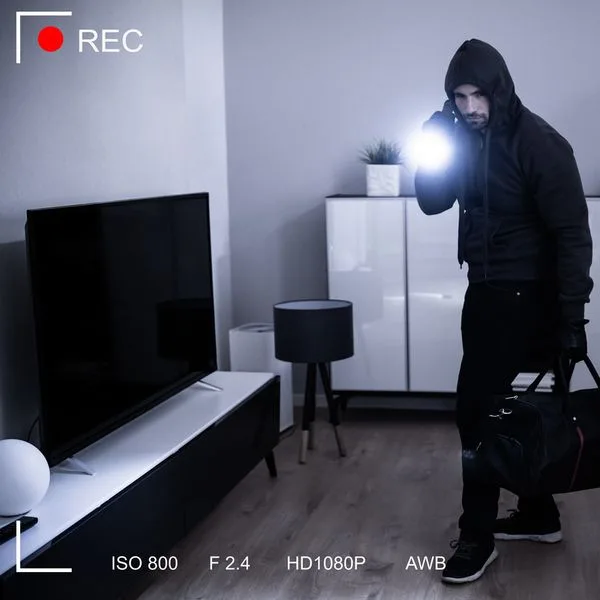 Diebstahl Einbruch Einbrecher Raub Räuber Foto iStock AndreyPopov