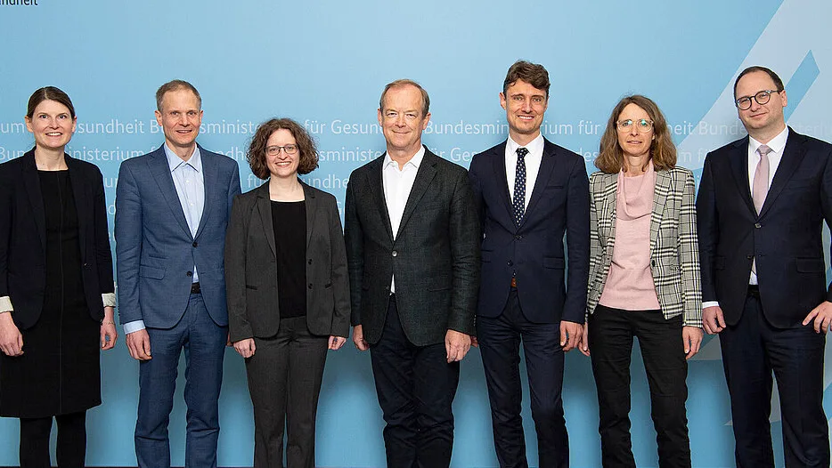 81edc5dd485a-Sachverstaendigenrat-Gesundheit-Pflege-Foto-Bundesgesundheitsministerium Sachverständigenrat Gesundheit Pflege Foto Bundesgesundheitsministerium.jpg