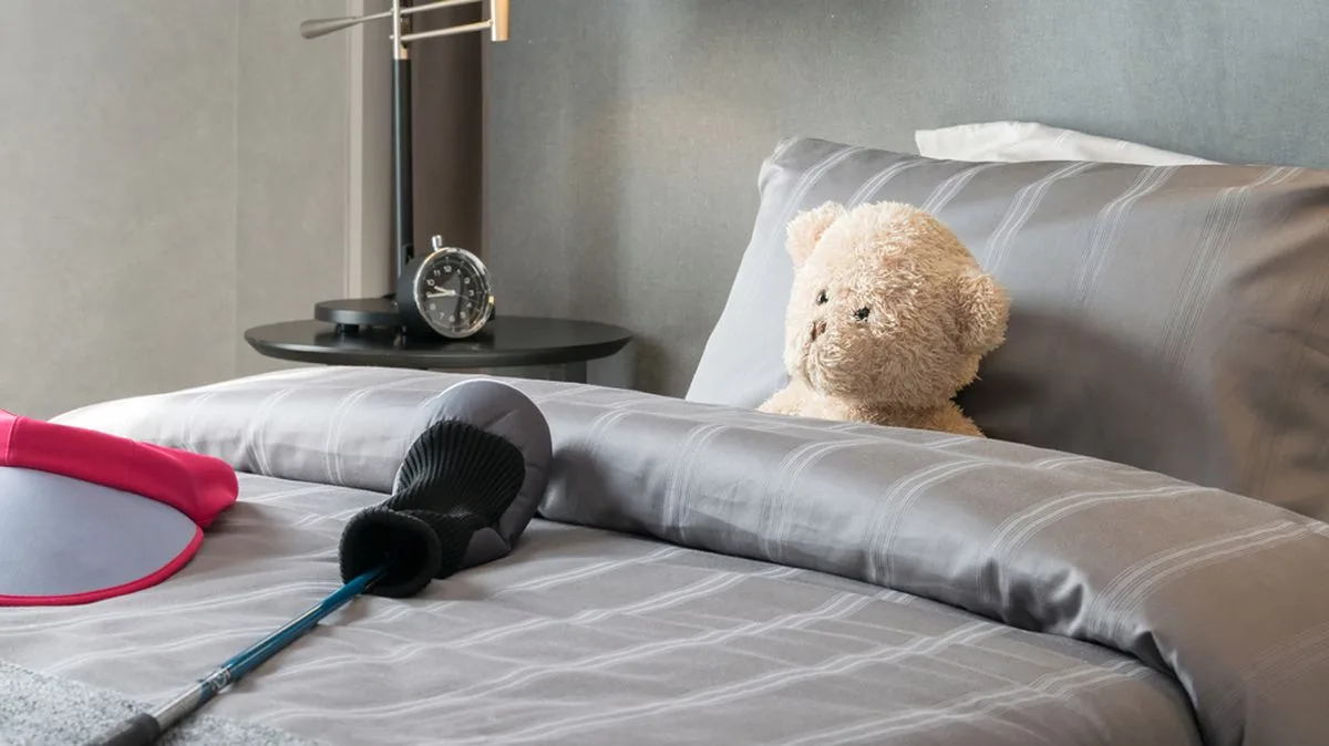 3b93a38ab95f-Teddy-Baer-Bett-Hotel-iStock-Kwanchai-Khammuean Teddy Bär Bett Hotel Foto iStock Kwanchai Khammuean