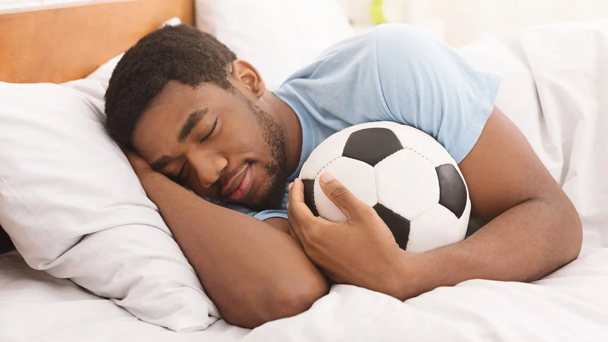 9340c6429b0c-Fussball-Bett-Foto-iStock-Prostock-Studio Fußball Bett Foto iStock Prostock-Studio