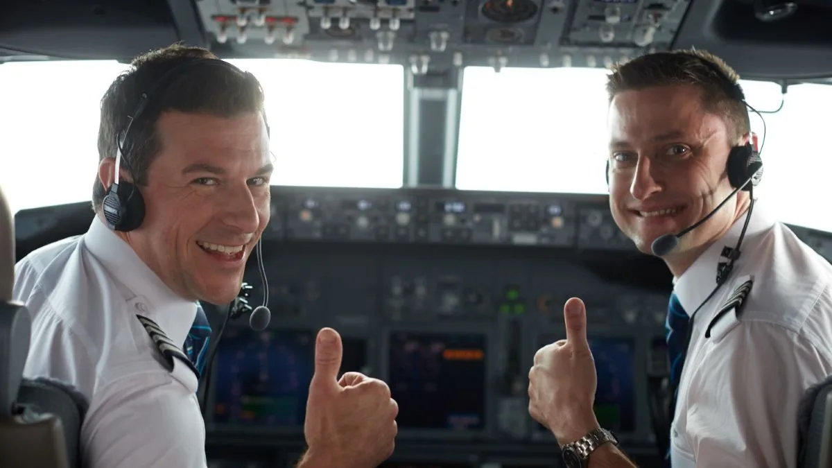 e3aaa1e76d67-09_SunExpress-Airlines_Verguetung Sun Express Companyweek Vergütung Piloten Cockpit
