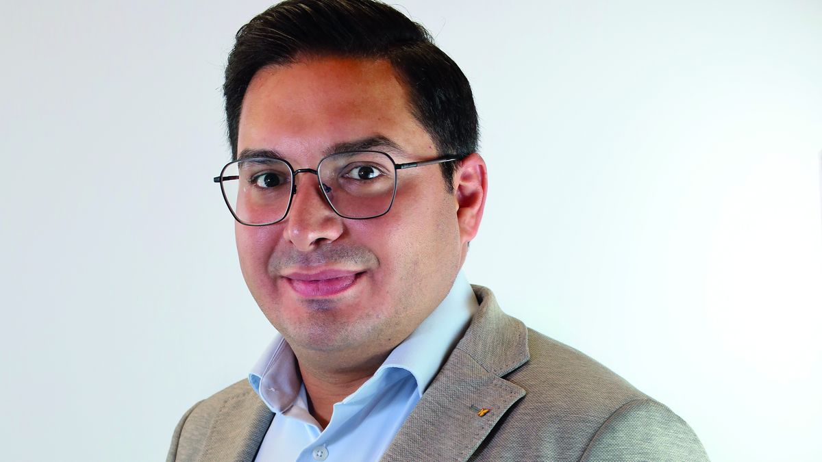 Karaca Ömer CEO Schmetterling Foto Schmetterling
