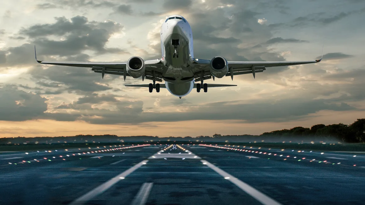 baaa7e03d1af-Flugzeug-Landung-iStock-Marcus-Millo-1321608980 Flugzeug