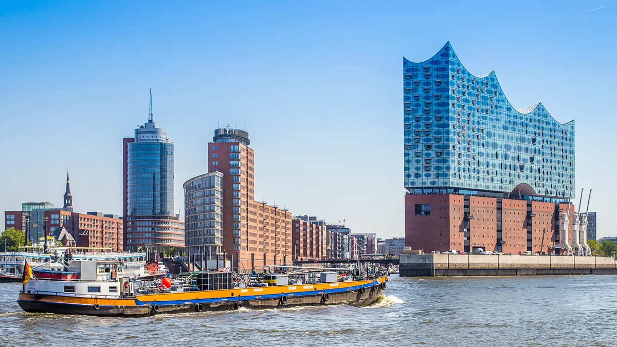 Deutschland Hamburg Elbphilharmonie Foto iStock Siepker Deutschland Hamburg Elbphilharmonie Foto iStock Siepker.jpg