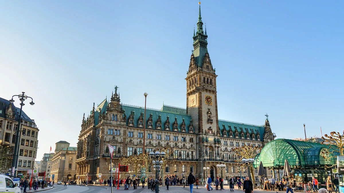 Deutschland Hamburg Rathaus iStock Elena Odareeva-1155696017 Hamburg Rathaus