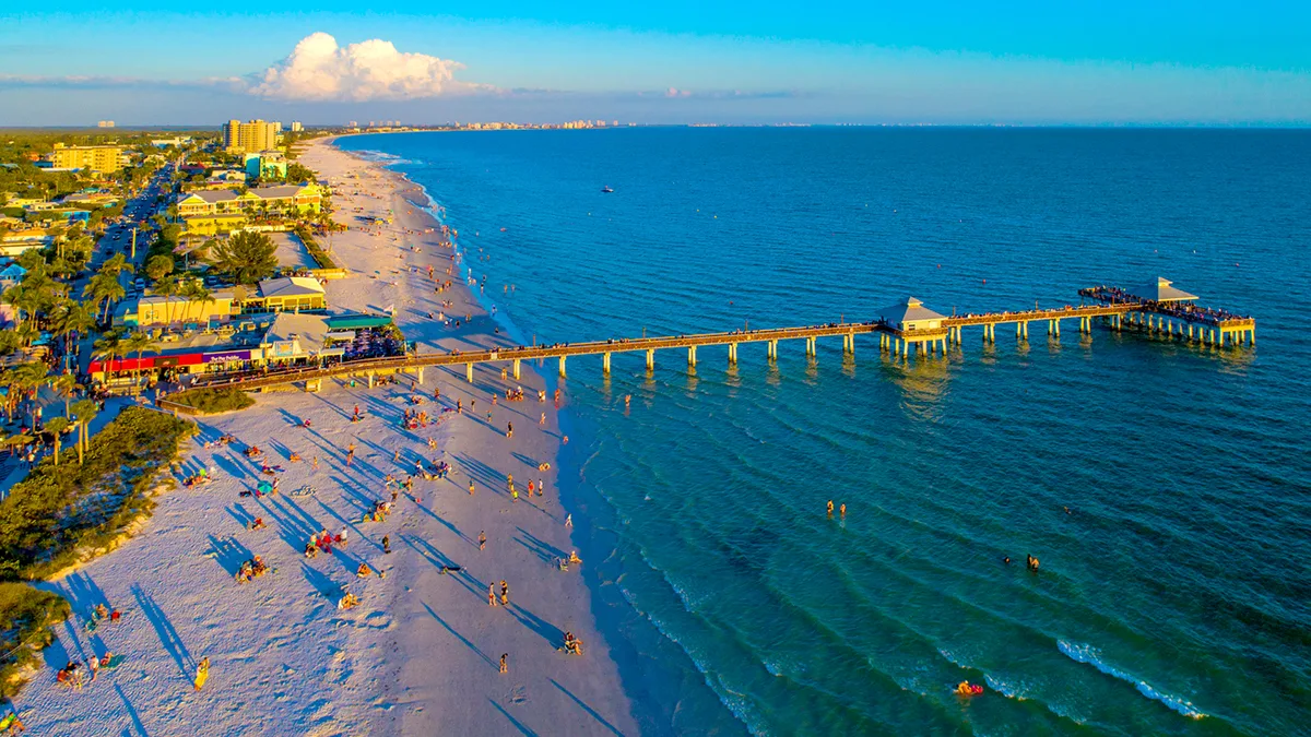 293264554fad-USA-Florida-Fort-Myers-Beach-iStock-Vito-Palmisano USA Florida Fort Myers Beach iStock Vito Palmisano.jpg