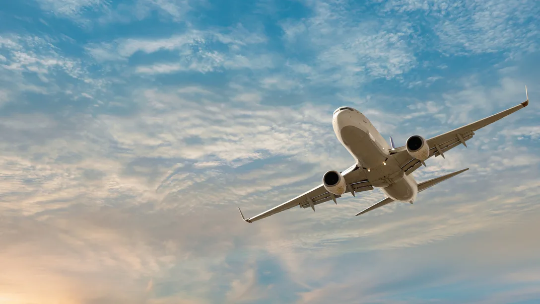 85199399f336-Flugzeug-iStock-murat4art-1526986072 Flugzeug