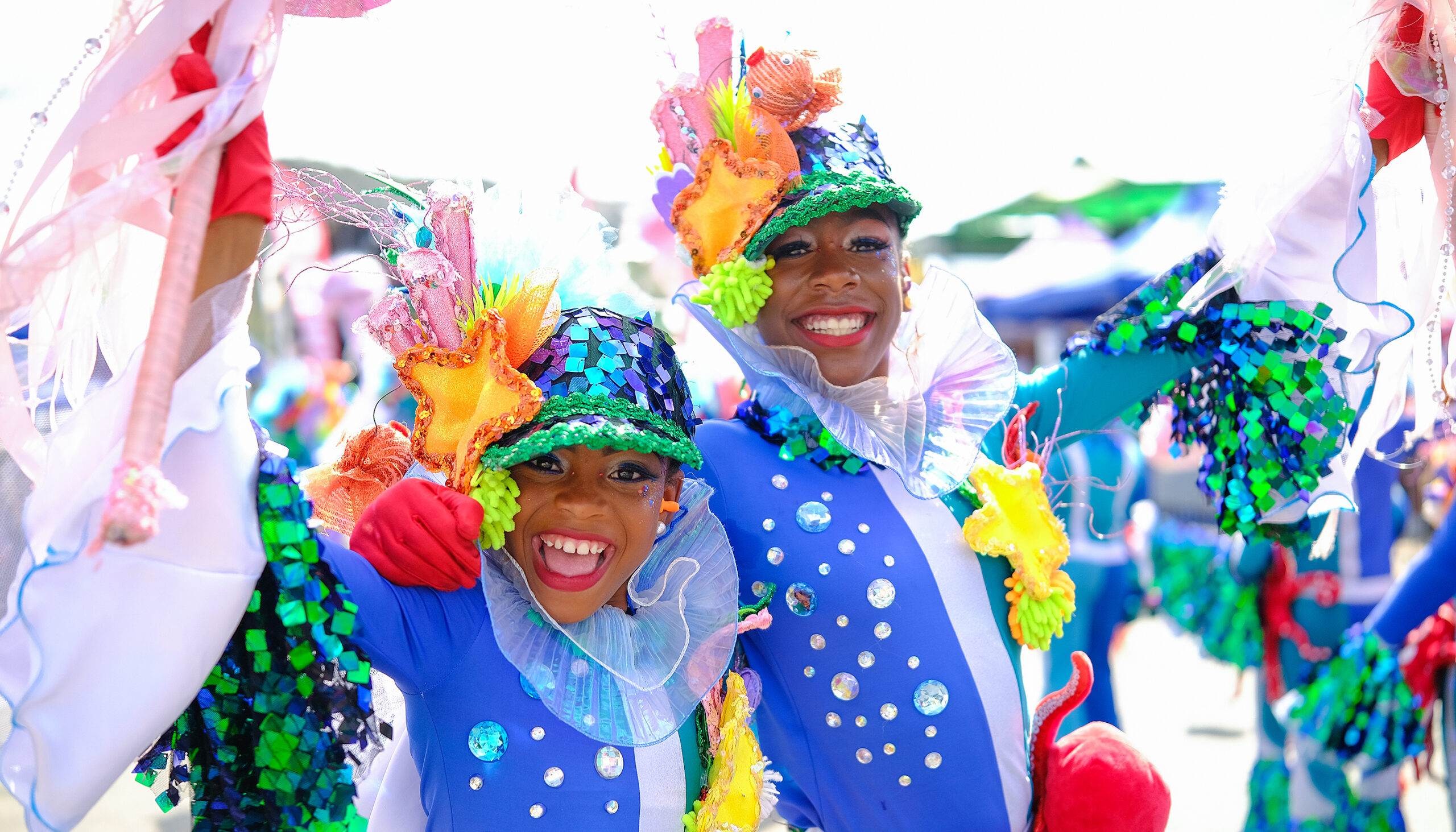 Auch beim Karneval dürfen die Kids kräftig mitfeiern wie hier bei der Kinderparade beim Curaçao Karneval