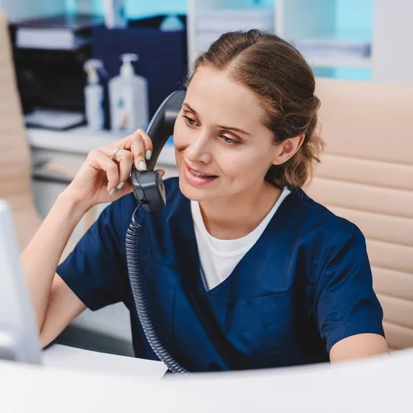 Telefongespräch Foto iStock Inside Creative House