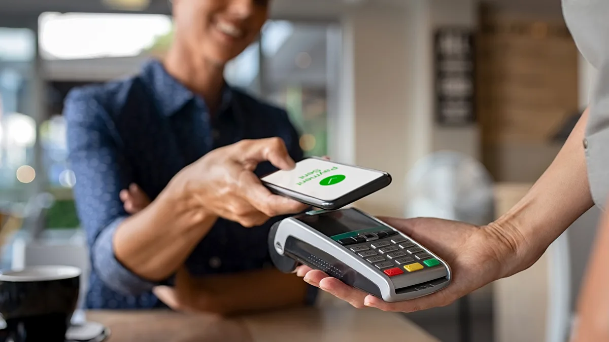Zahlung Smartphone NFC iStock Ridofranz Zahlung Smartphone NFC iStock Ridofranz.jpg