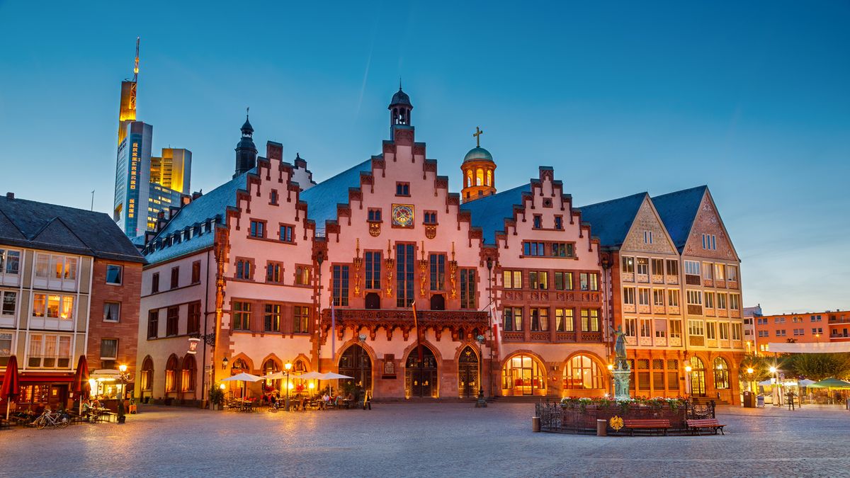 Deutschland Frankfurt Römer Foto iStock sborisov