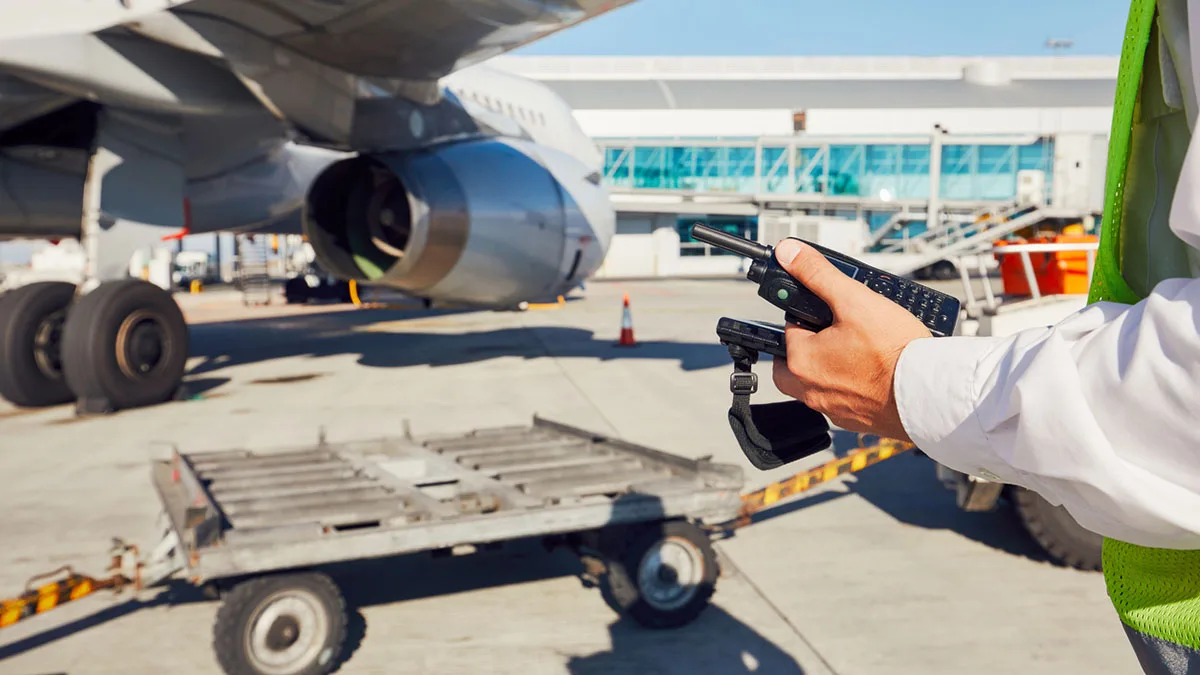 ba9af749ce49-Flughafen-Bodenpersonal-iStock-Chalabala-868918740 Flughafen Bodenpersonal