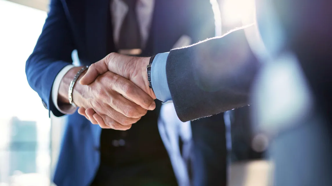 8f0eb0ce5a11-Manager-Handschlag-Vertrauen-Abmachung-iStock-seb_ra Manager Handschlag Vertrauen Abmachung iStock seb_ra.jpg