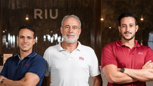 a2fa74e07b37-Riu Von links nach rechts: Luis Riu Rodríguez, Luis Riu Güell und Roberto Riu Rodríguez