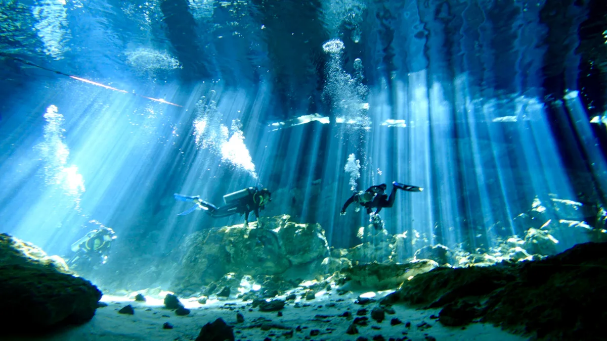 faf9c6d21a14-Mexiko-Tauchen-Tulum-Dos-Ojos-Cenote-iStock-steffie82 Mexiko Tauchen Tulum Dos Ojos Cenote iStock steffie82.jpg