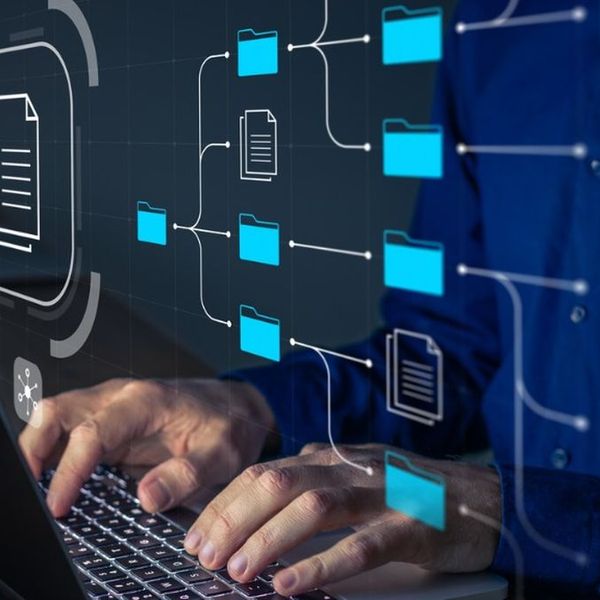 Digitalisierung Quadrat Foto iStock NicoElNino