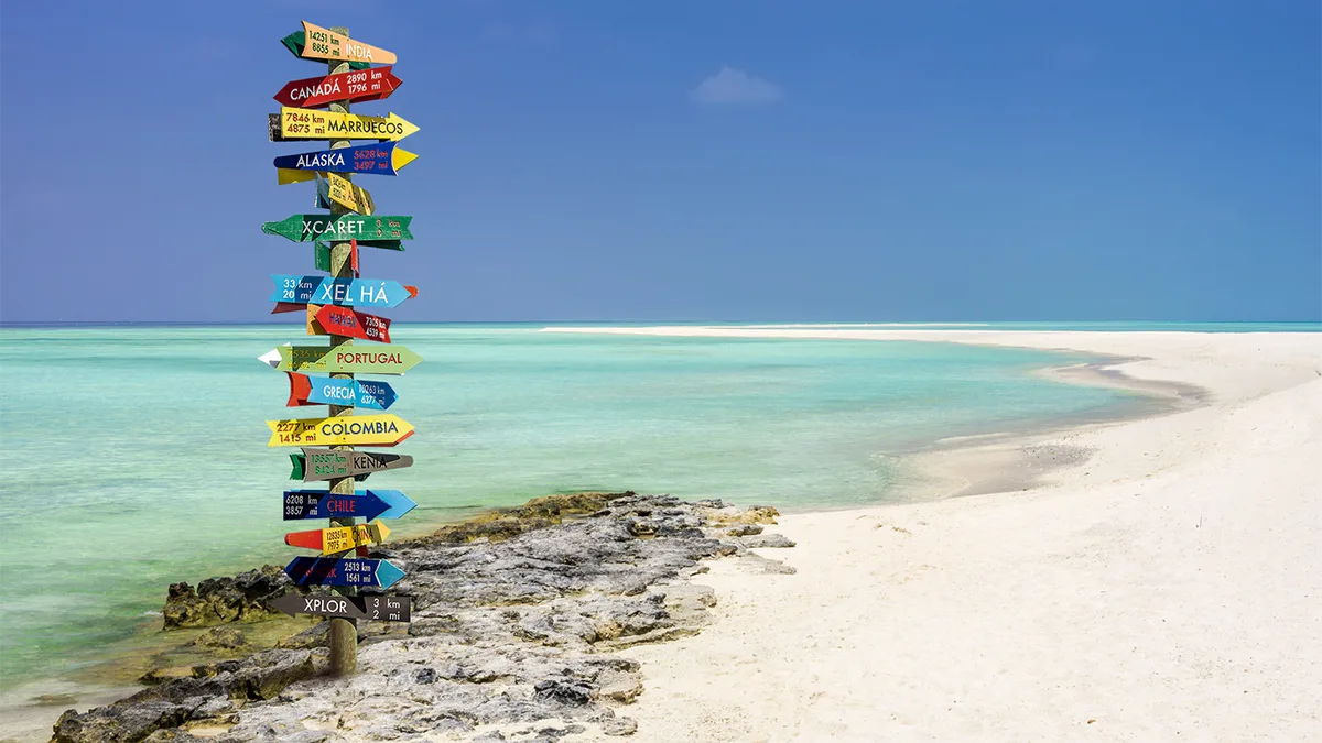 Urlaub Reise Wegweiser iStock czekma13-1140828971 Urlaub Reise Wegweiser