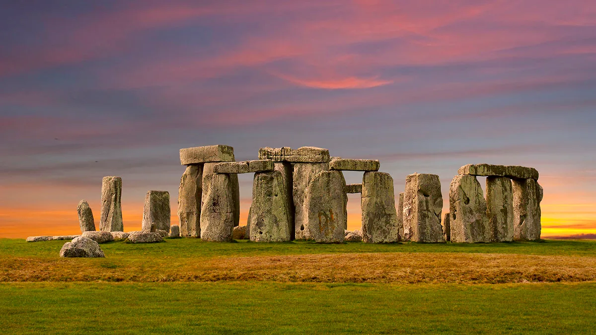 7b6072ae7198-Grossbritannien-Stonehenge-iStock-raduang-136196614 Stonehenge