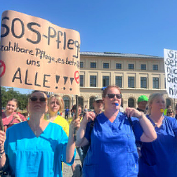 Pflege in Not MV Demonstration.jpg