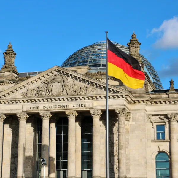 32e472135e05-Deutschland-Berlin-Bundestag-iStock-Eminaldo Deutschland Berlin Bundestag iStock Eminaldo.jpg
