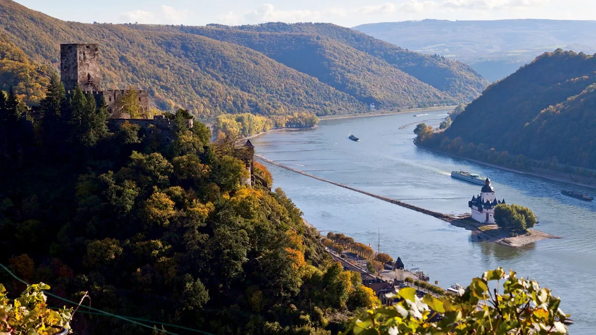 79ba46511e4f-Deutschland-Rhein-Kauf-iStock-Tuned_In-490216094 Rhein Kaub