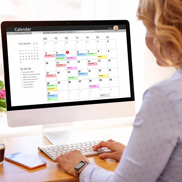 Kalender Computer Arbeitszeit iStock grinvalds.jpg