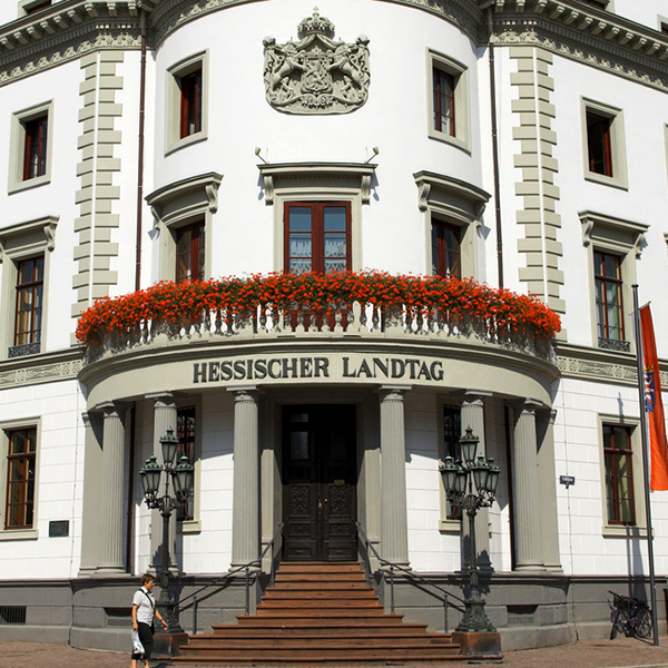 Hessen Landtag Wiesbaden Foto iStock Frank Wagner.jpg