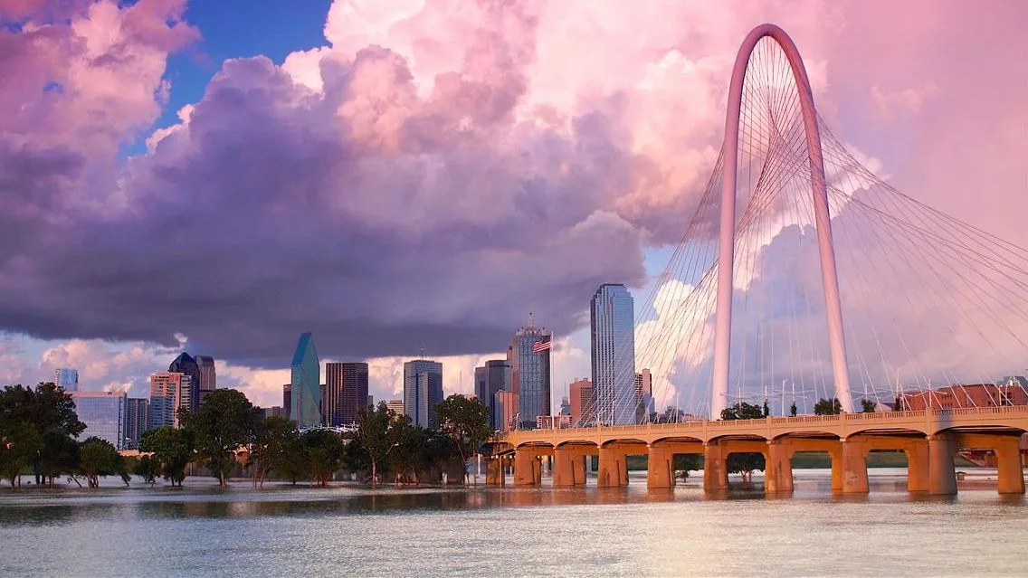 bd45c0abb04a-Dallas-Texas-Skyline-Foto-Visit-USA USA Dallas Texas Skyline Foto Visit USA