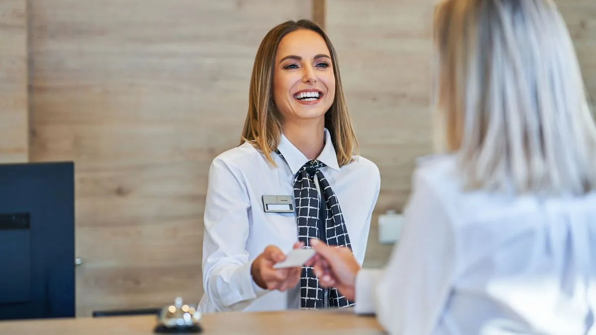 Hotel Check-out Bezahlung Foto iStock macniak Hotel Check-out Bezahlung Foto iStock macniak