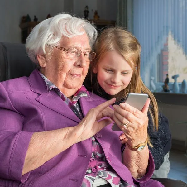 Seniorin Oma Zuhause Foto iStock Markus Wegmann