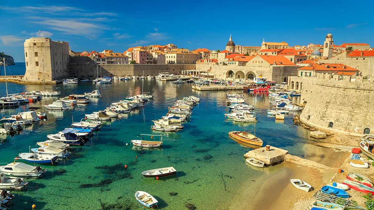 Kroatien Dubrovnik Hafen Foto iStock Janoka82 Kroatien Dubrovnik Hafen