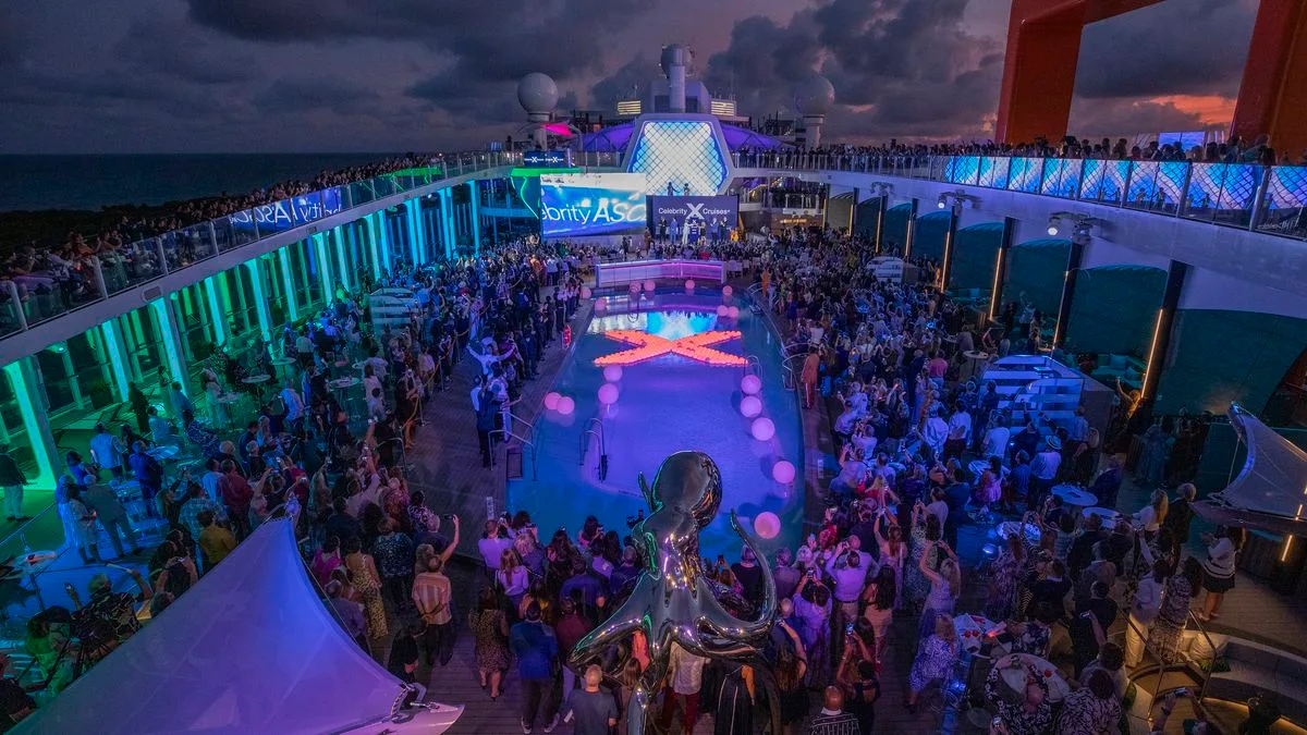 5f6d29929223-Taufe-Celebrity-Ascent-Foto-Celebrity-Cruises Taufe Celebrity Ascent Foto Celebrity Cruises