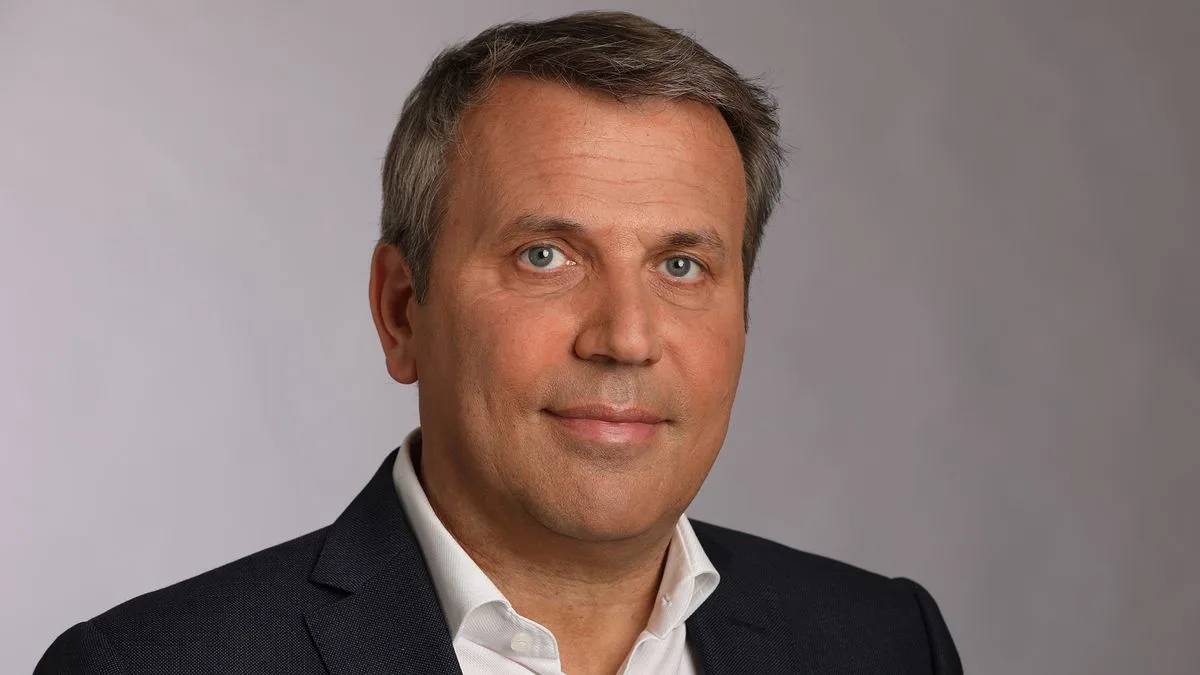 Klein Thomas Kaufmaennischer Leiter LCC Foto LCC groß Klein Thomas Kaufmaennischer Leiter LCC Foto LCC