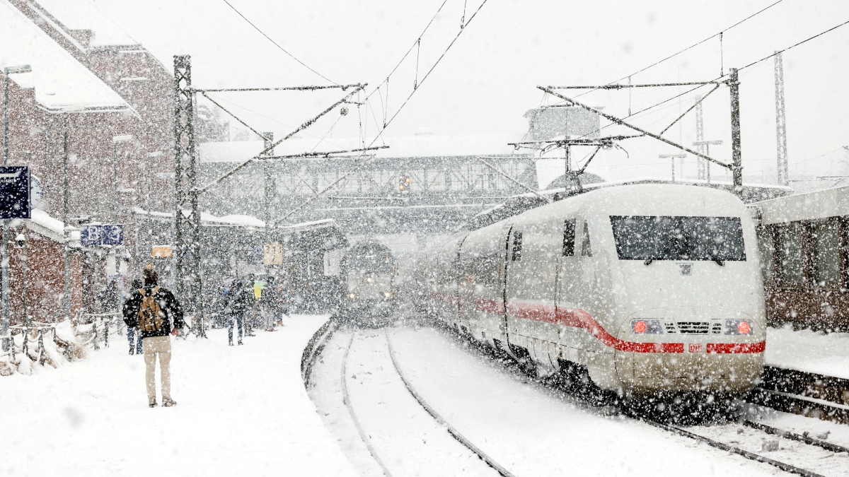 Bahn Schnee ICE Hamburg Foto Deutsche Bahn.jpg