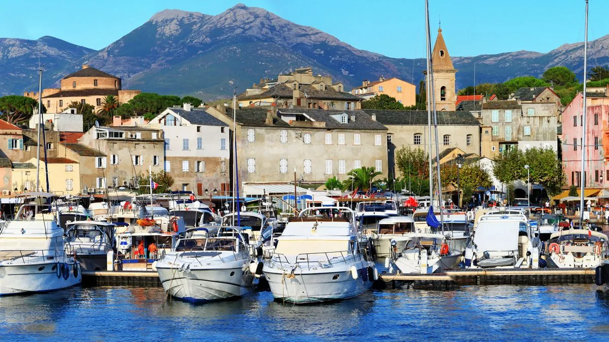 888311b16d81-Frankreich-Korsika-Saint-Florent-Foto-iStock-Freeartist Frankreich Korsika Saint Florent Foto iStock Freeartist