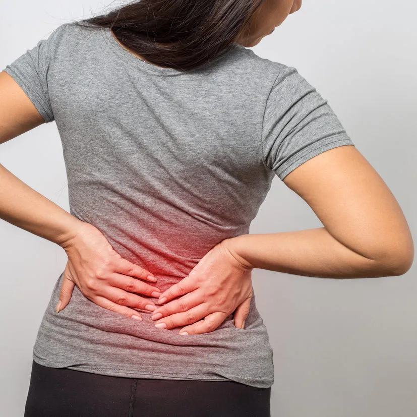 236690b982e8-iStock-960547910 Rückenschmerzen Rückenbeschwerden krank