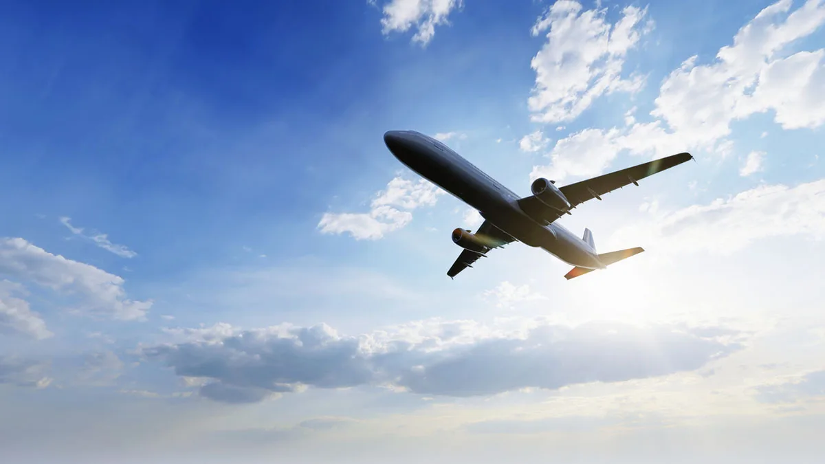 ed6ed798a514-Flugzeug-iStock-Shutter2U-1406677258 Flugzeug