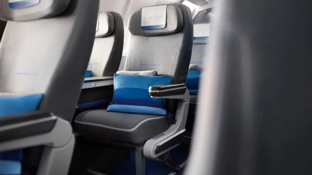 738f42ea5ab8-Discover-Airlines-Premium-Economy-Class-Foto-Discover-Airlines Discover Airlines Premium Economy Class Foto Discover Airlines