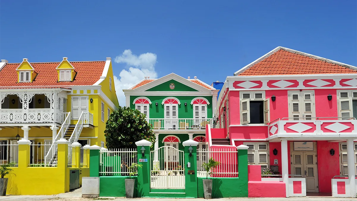 Curacao Willemstad Pietermaai Colourful Houses Foto Curacao Tourist Board Curacao Willemstad Pietermaai Colourful Houses Foto Curacao Tourist Board