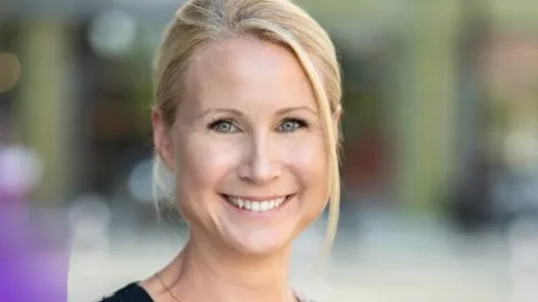 8ccdd04c46ff-Haselmann-Irina Haselmann Irina