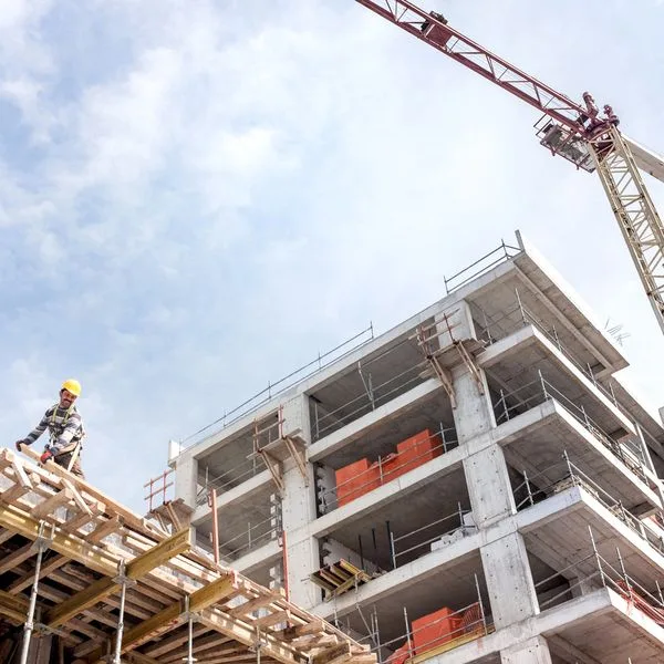 Baustelle Hotelbau Pflegeheim Foto iStock ilkercelik Baustelle Hotelbau Pflegeheim Foto iStock ilkercelik