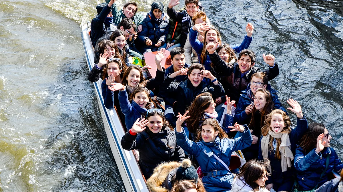 Klassenfahrt Boot Foto iStock Z-lex Klassenfahrt Boot Foto iStock Z-lex.jpg