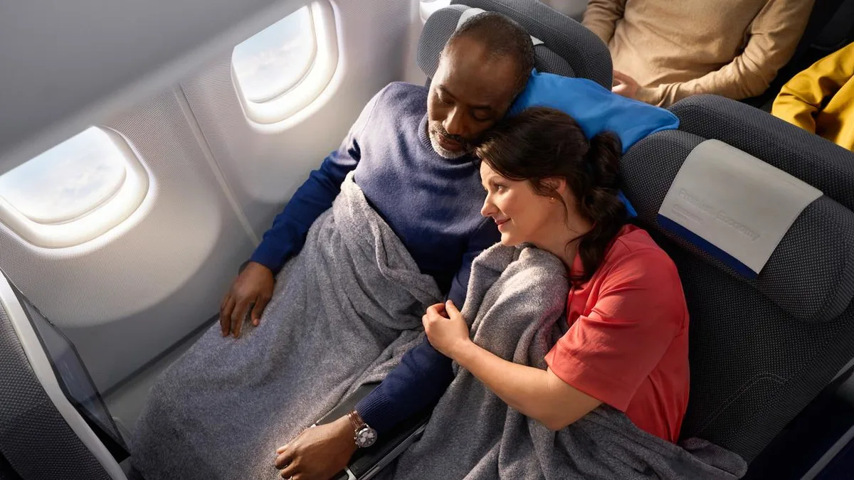 f7d684c0021e-Onboard_A330-ECL_4Y-8996-V1_2504-ex3004_RGB A330 Sitzplatz Discover Airlines