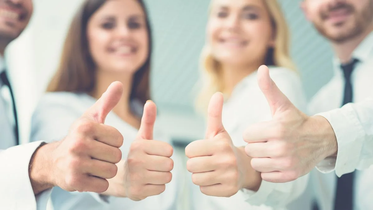 c81d1258cd9a-Daumen-hoch-Thmbs-up-Weiterempfehlung-Foto-iStock-Viacheslav-Peretiatko Daumen hoch Thmbs up Weiterempfehlung Foto iStock Viacheslav Peretiatko