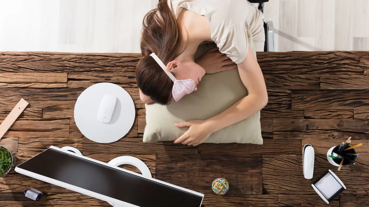 408671fb97c7-Powernap-Mittagsschlaf-Foto-iStock-Andrey-Popov Powernap Mittagsschlaf Foto iStock Andrey Popov
